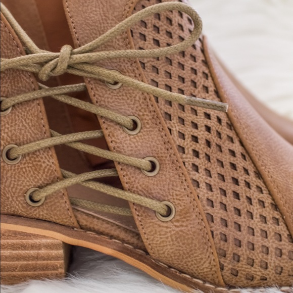 Camel Ankle Booties with Open Slit - Picture 6 of 11